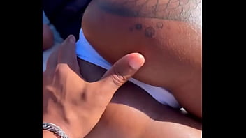 Vivendo uma aventura em uma ilha quase deserta o dia começou com sol e muita safadeza por aqui mas quando percebemos