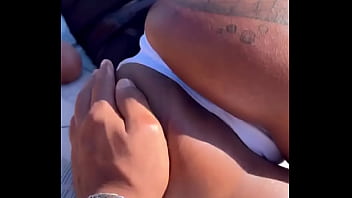 Vivendo uma aventura em uma ilha quase deserta o dia começou com sol e muita safadeza por aqui mas quando percebemos