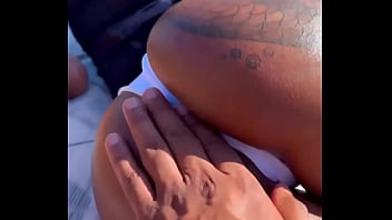 Vivendo uma aventura em uma ilha quase deserta o dia começou com sol e muita safadeza por aqui mas quando percebemos