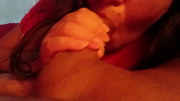 Cada vez que su vecino se va a trabajar viene por mi polla