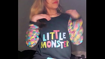 Bonneyuwu 15 08 pijama masturbacion dildo y peluche