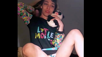 Bonneyuwu 15 08 pijama masturbacion dildo y peluche