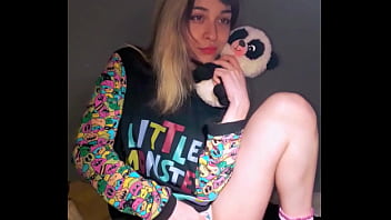 Bonneyuwu 15 08 pijama masturbacion dildo y peluche