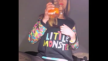 Bonneyuwu 15 08 pijama masturbacion dildo y peluche