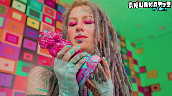 Tatted beauty squirt session – anal stretching toys & prolapse