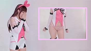Kizuna ai reacts to her sexual content that she shares with her fans on stream