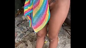 Bastidores na praia secreta em são vicente