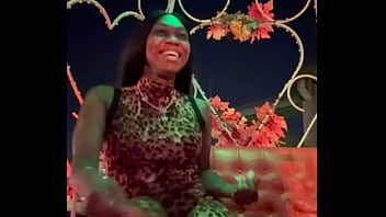 Carriage ride facial with cum walk