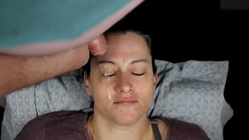 Dirtydees gets her face covered with some heavy eye blasts