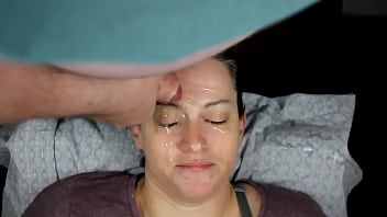 Dirtydees gets her face covered with some heavy eye blasts