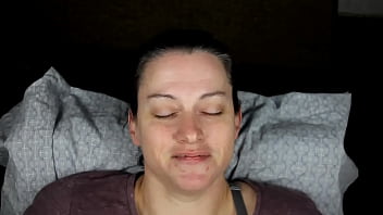 Dirtydees gets her face covered with some heavy eye blasts