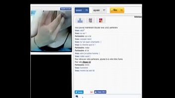 Petite tenn sur cam au gros sein tres chaude Petite tenn sur cam au gros sein tres chaude