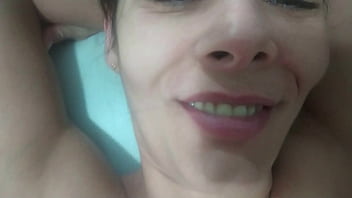 Novinho De 18 Anos Perdendo A Virgindade Com A Madrasta Muito Gostosa thumbnail