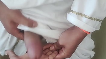 ¡¡por los clavos de jesucristo ¿que es esto madrastra le chupa la polla a jesucristo y se mete la polla en el coño real casero amateur