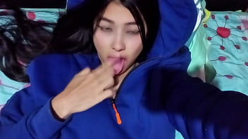 Niñera caliente con enormes tetas anhelaba mi polla tan pronto como llegué a casa casero real