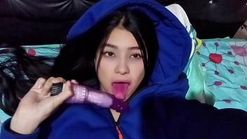 Niñera caliente con enormes tetas anhelaba mi polla tan pronto como llegué a casa casero real