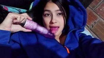 Niñera caliente con enormes tetas anhelaba mi polla tan pronto como llegué a casa casero real