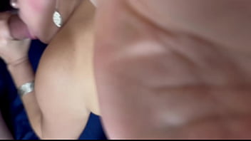 Eu e o pai do carmona fodendo a baixinha no pelo