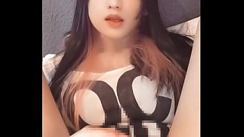 エッチな動画を配信するよ。とってもとってもエッチな黒髪ロングで巨乳な男の娘が無言 thumbnail