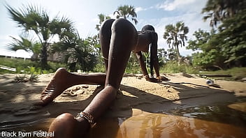Lucky foreigner fucked this african tribe queen perfect body in the village river