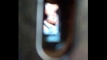 Tentando Flagrar A Punheta Do Colega De Apartamento thumbnail