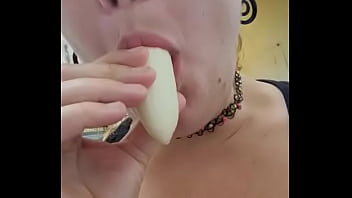 Kat easily swallows 10 inch banana