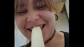 Kat easily swallows 10 inch banana