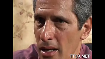 Dude gives packing monster and balls to tough sucker honey daryn