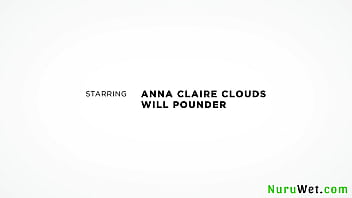 Teenager cutie masseuse seduces customer for his huge dick and rub his dick fast