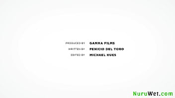 Teenager cutie masseuse seduces customer for his huge dick and rub his dick fast