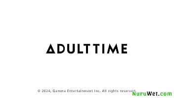 Teenager cutie masseuse seduces customer for his huge dick and rub his dick fast