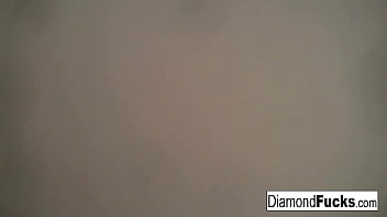 Latins babe shows off her body