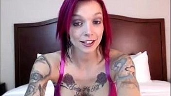 Milf with chest tattoos baiting on cam