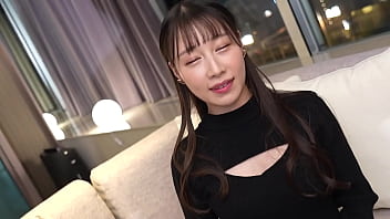 パート1 大人の雰囲気漂うエロい女、ほのかさん23歳が登場。超積極的な責めであっさりフェラ抜き！シャワーを浴びた後はイチャ甘な中出しハメ撮り！！