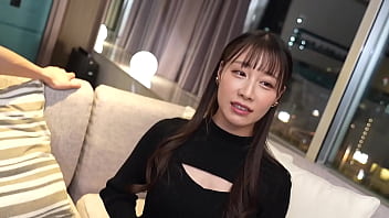 パート1 大人の雰囲気漂うエロい女、ほのかさん23歳が登場。超積極的な責めであっさりフェラ抜き！シャワーを浴びた後はイチャ甘な中出しハメ撮り！！