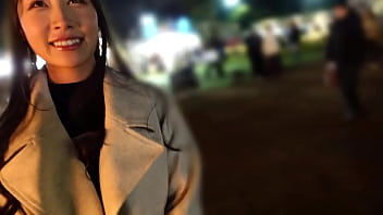 パート1 大人の雰囲気漂うエロい女、ほのかさん23歳が登場。超積極的な責めであっさりフェラ抜き！シャワーを浴びた後はイチャ甘な中出しハメ撮り！！