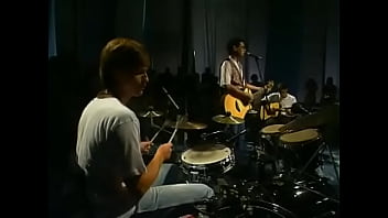 Metal contra as núvens