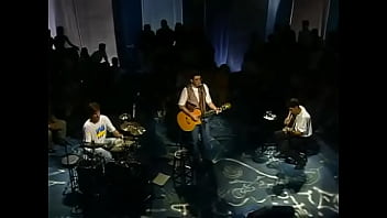 Metal contra as núvens