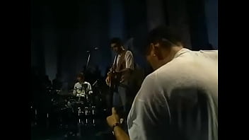 Metal contra as núvens