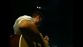 Metal contra as núvens