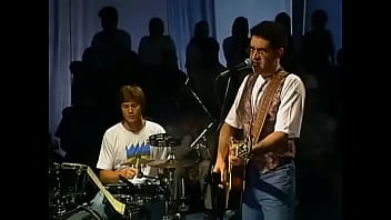 Metal contra as núvens