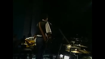 Metal contra as núvens