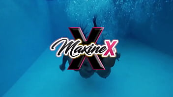 Sexy dominatrix mistress orabella ties tripod up & play with him