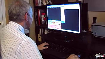 Sexy dominatrix mistress orabella ties tripod up & play with him