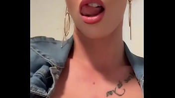 See a titty send a titty