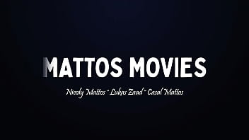 Fumando com a eu e priscila em um lesbo gostoso