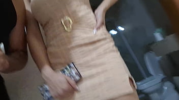 Fumando com a eu e priscila em um lesbo gostoso