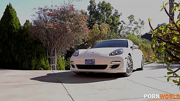 Sports car affections busty babe gets her cunny filled