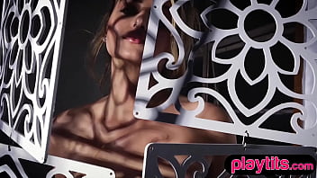 Slender blonde canadian hottie strips and reveals her juicy bubble butt