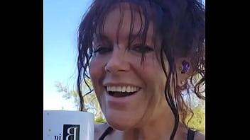 Happy friday the gloomy days have been replaced with some pretty blue skies and perfect temperatures have a wicked week